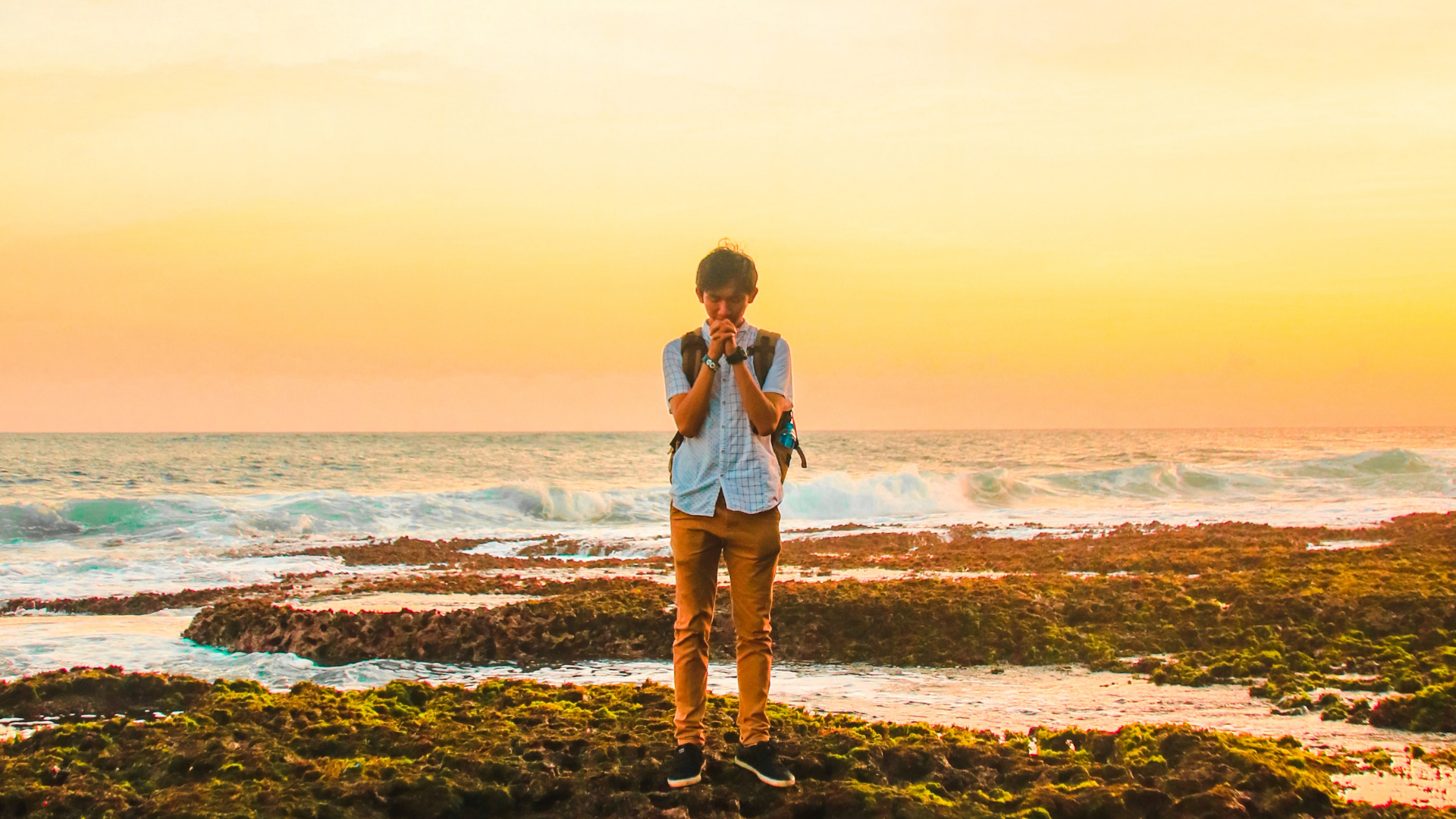 3 Ways to Pray When Our Brothers and Sisters Are Persecuted
